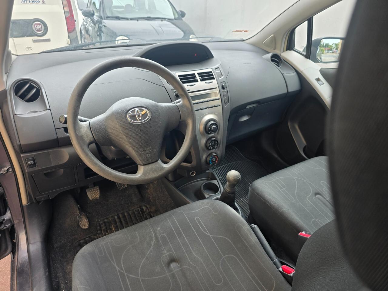 Toyota Yaris 1.0 5 porte