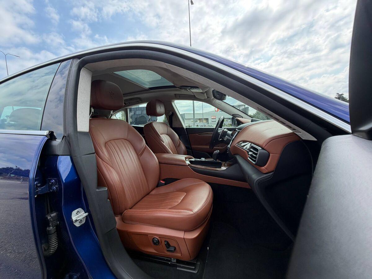 Maserati Levante 3.0 V6 275cv auto