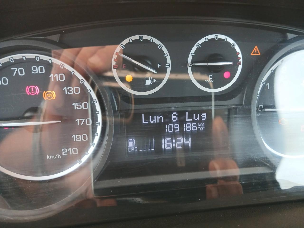 Lancia Ypsilon 1.2 69 CV 5 porte GPL Ecochic Gold km 109000 impianto casa madre rinnovato