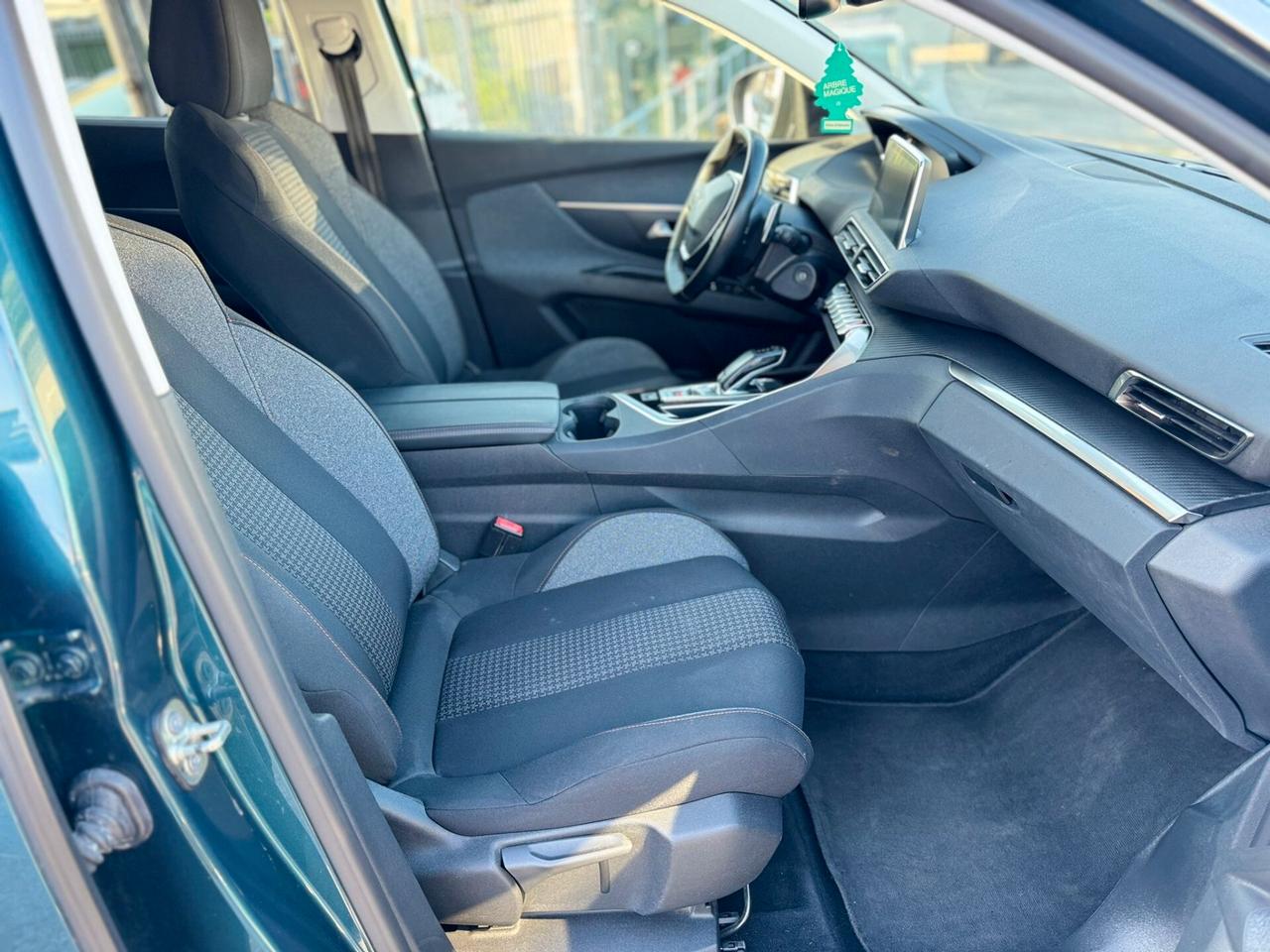 Peugeot 5008 1.5 Diesel 130cv EAT8 Active garanzia 12 mesi possibilita di finanziamento in sede