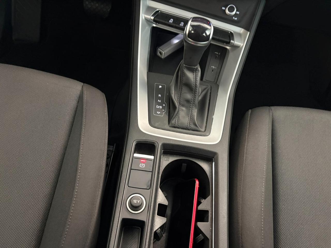 Audi Q3 35 1.5 tfsi mhev s-tronic