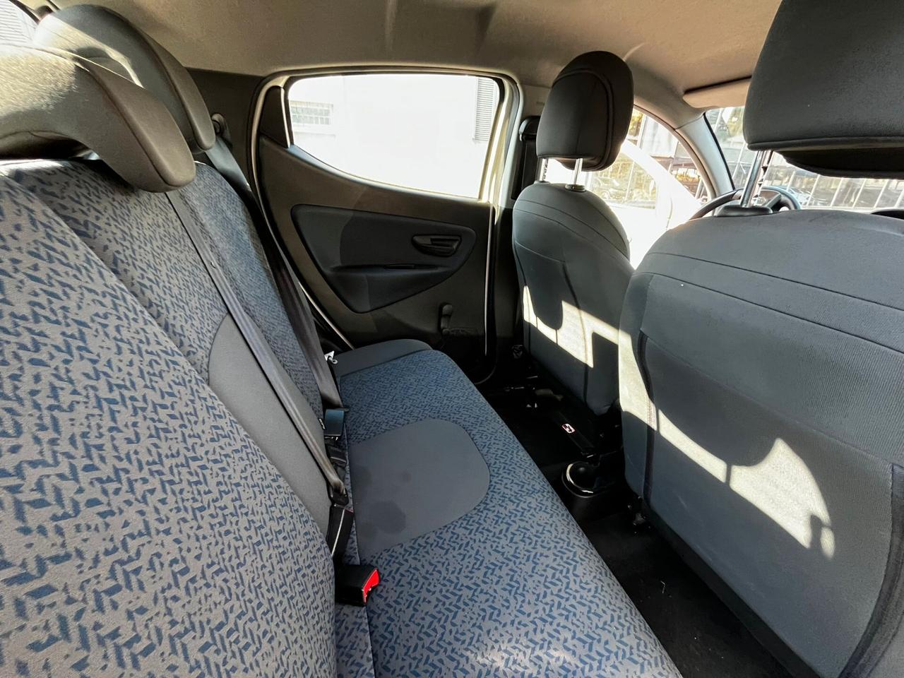 Lancia Ypsilon 1.0 FireFly 5 porte S&S Hybrid Gold