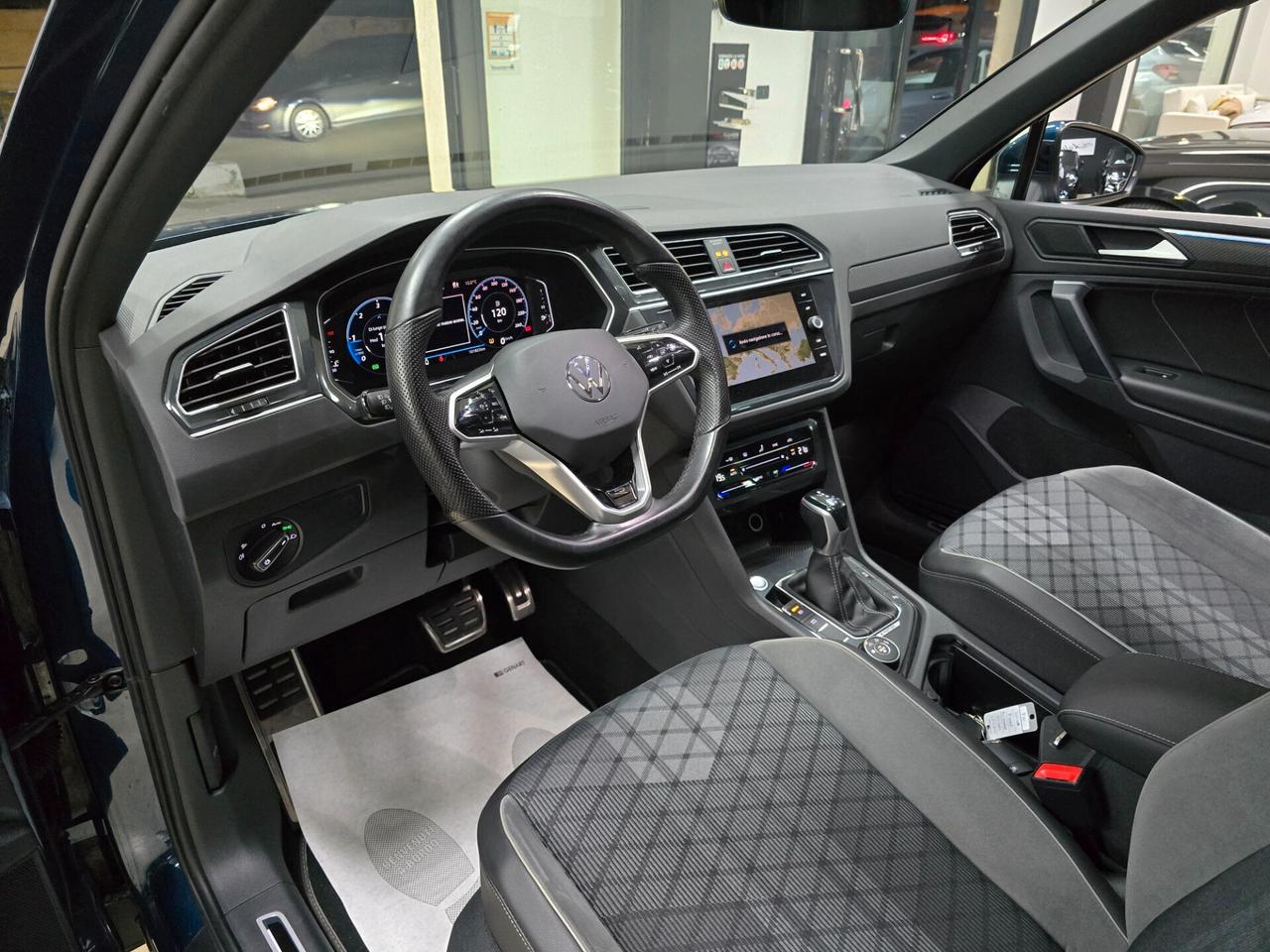 Volkswagen Tiguan 2.0 TDI 150 CV SCR DSG 4MOTION R-Line Tetto