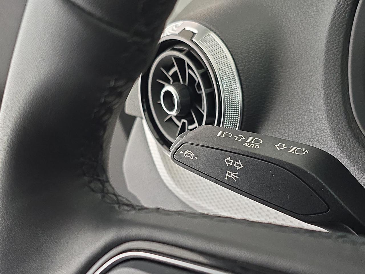 Audi Q2 35 1.5 tfsi s line edition s-tronic