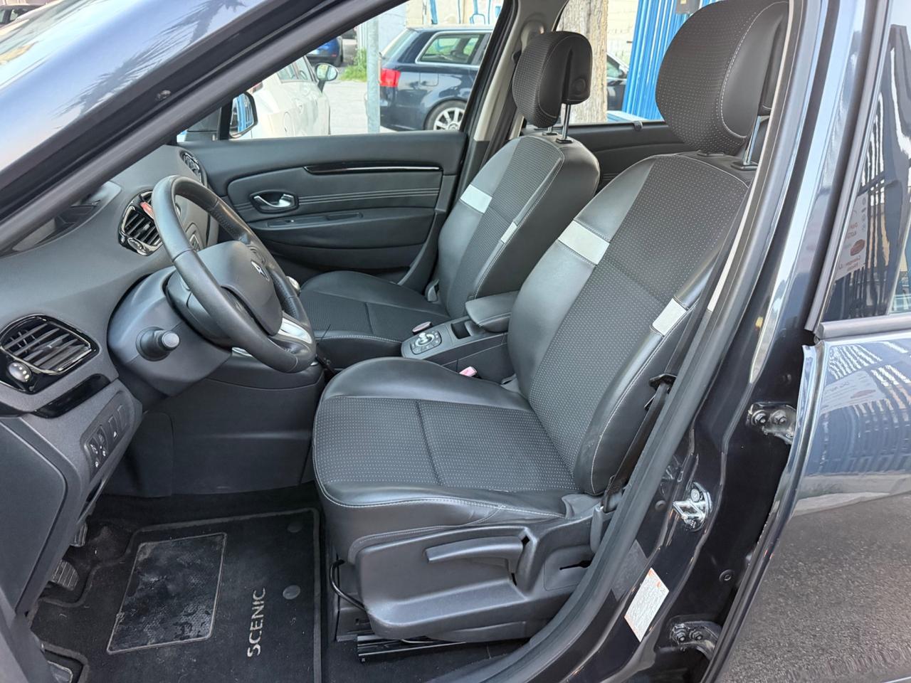 Renault Scenic 1.5 dCi 110 cv 2011 Navig retroc