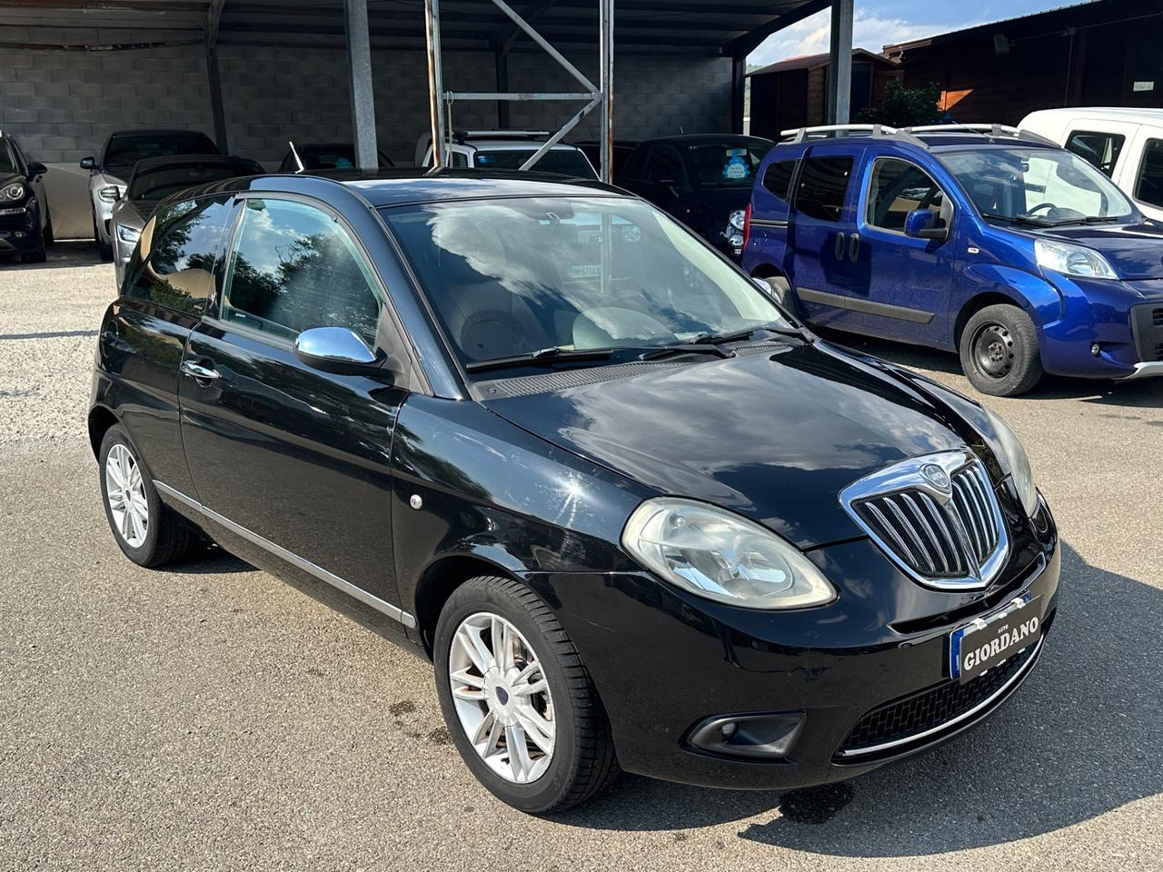 Lancia Ypsilon 1.3 MJT 90 CV Oro