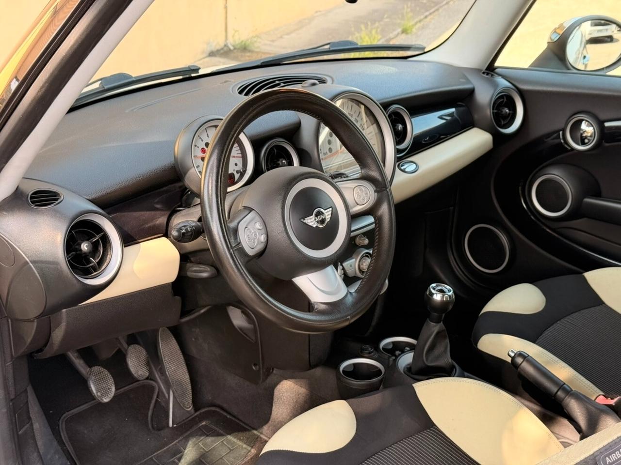 Mini 1.4 16V One Chili
