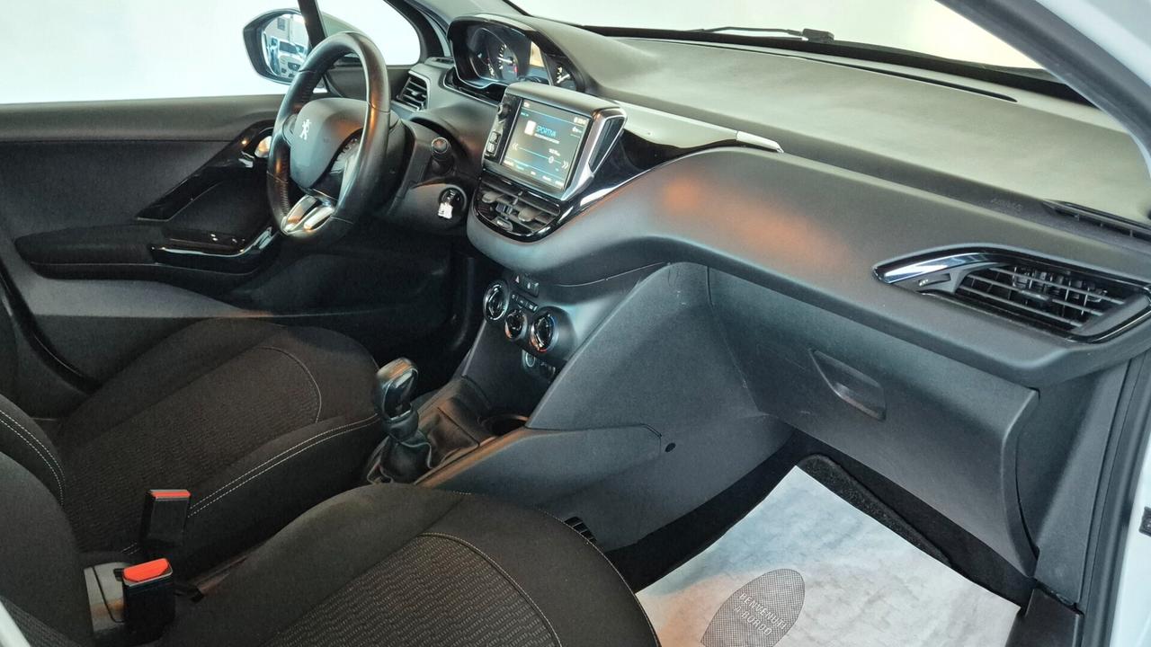 Peugeot 208 PureTech 82 5 porte Allure (NEOPATENTATI)