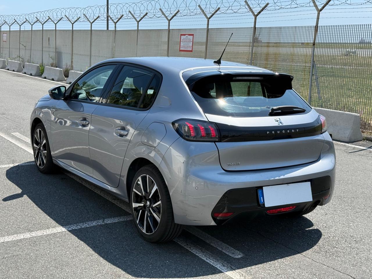 Peugeot 208 -100 CV-AUTOMATICA-FULL OPTIOAL