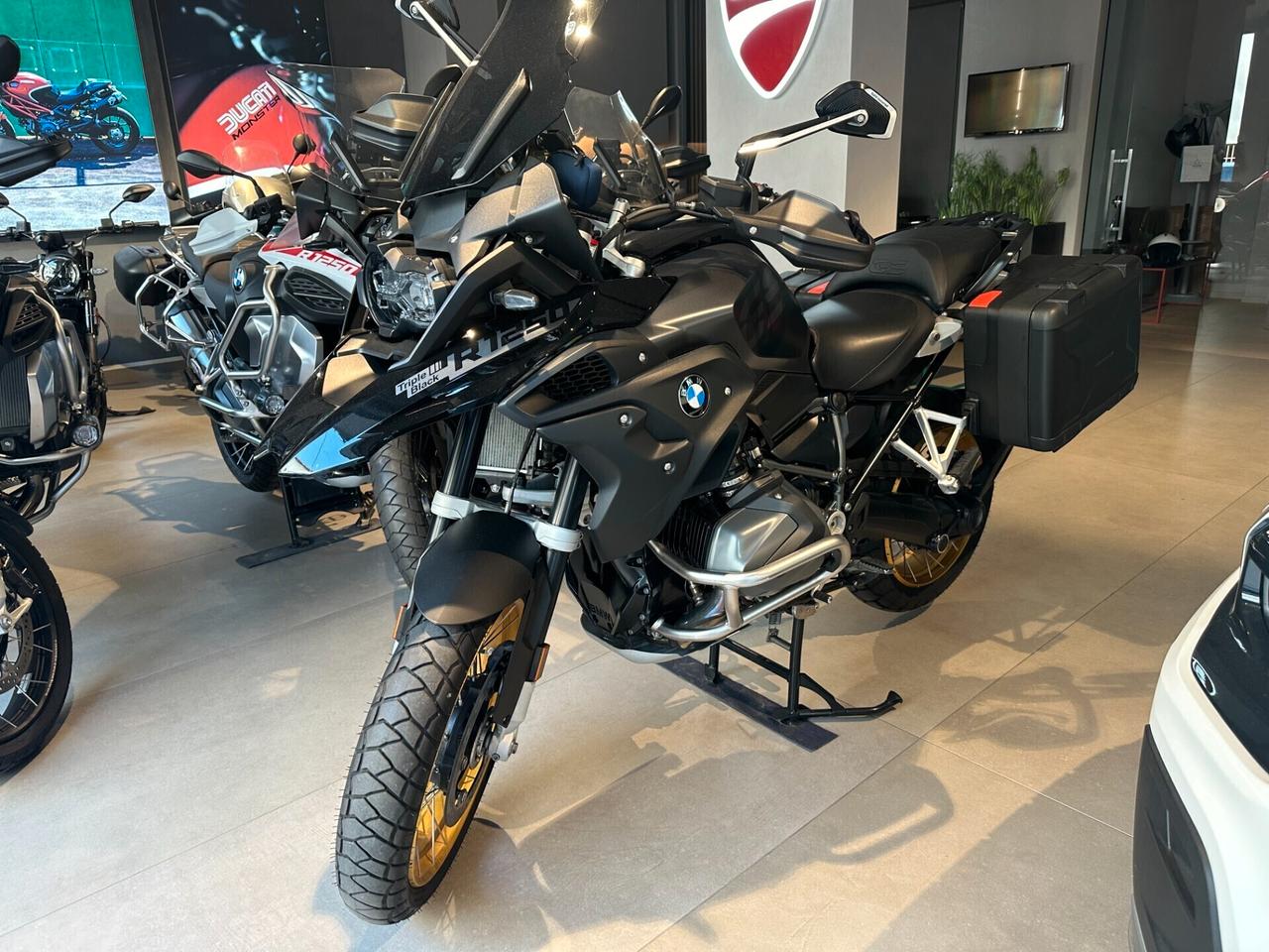 BMW R 1250 GS TRIPLE BLACK