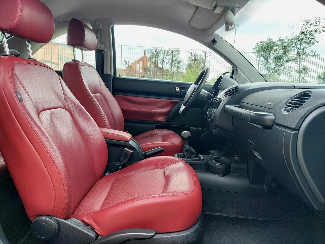 VOLKSWAGEN New Beetle 1.6 FL - 2009