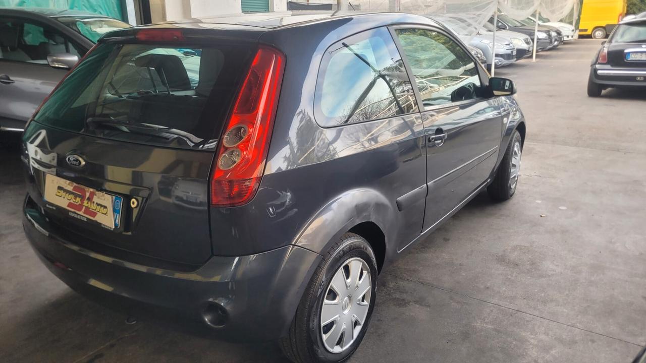 Ford Fiesta 1.2 BENZINA