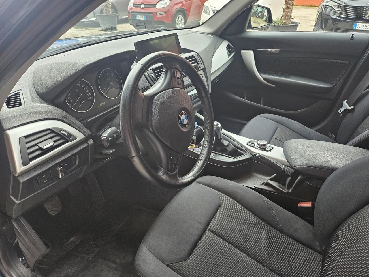 Bmw 118 118d 5p. Unique