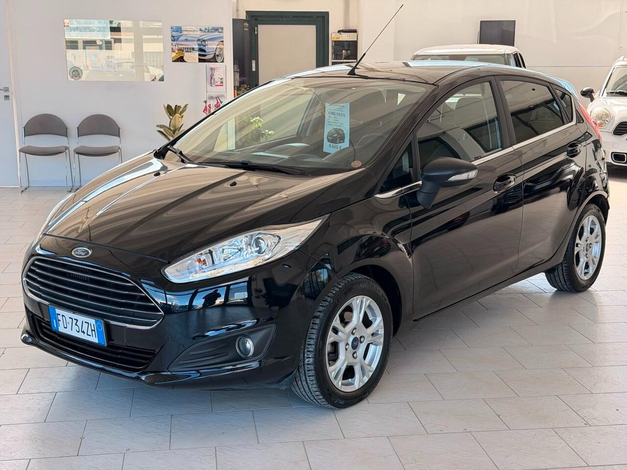 Ford Fiesta 1.5 TDCi 75CV 5 porte Black & White Edition
