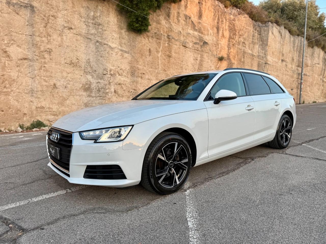 Audi A4 Avant/2.0 S TDI 150 CV/NAVI/LED/CERCHI 17"