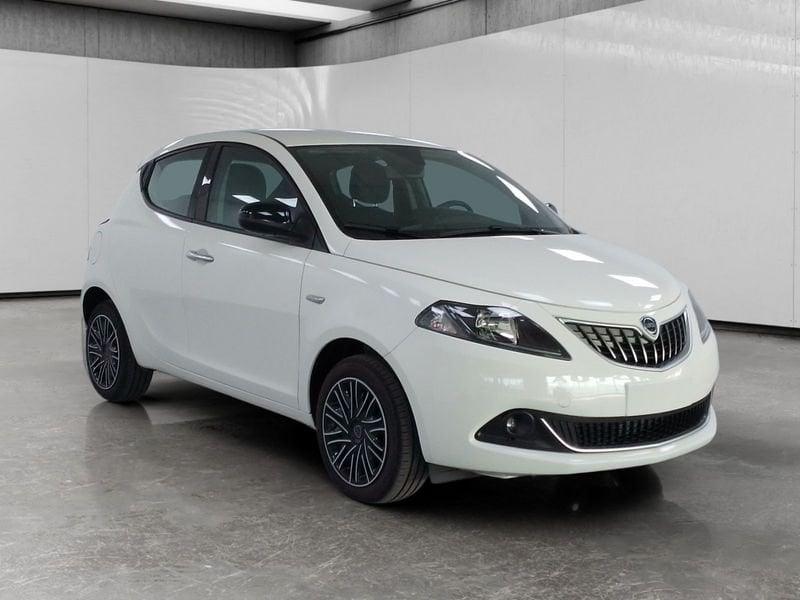 Lancia Ypsilon 1.0 firefly hybrid Gold s&s 70cv