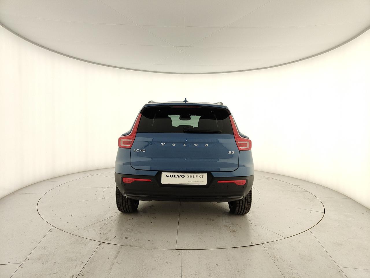 VOLVO XC40 2.0 b3 Ultimate Dark auto