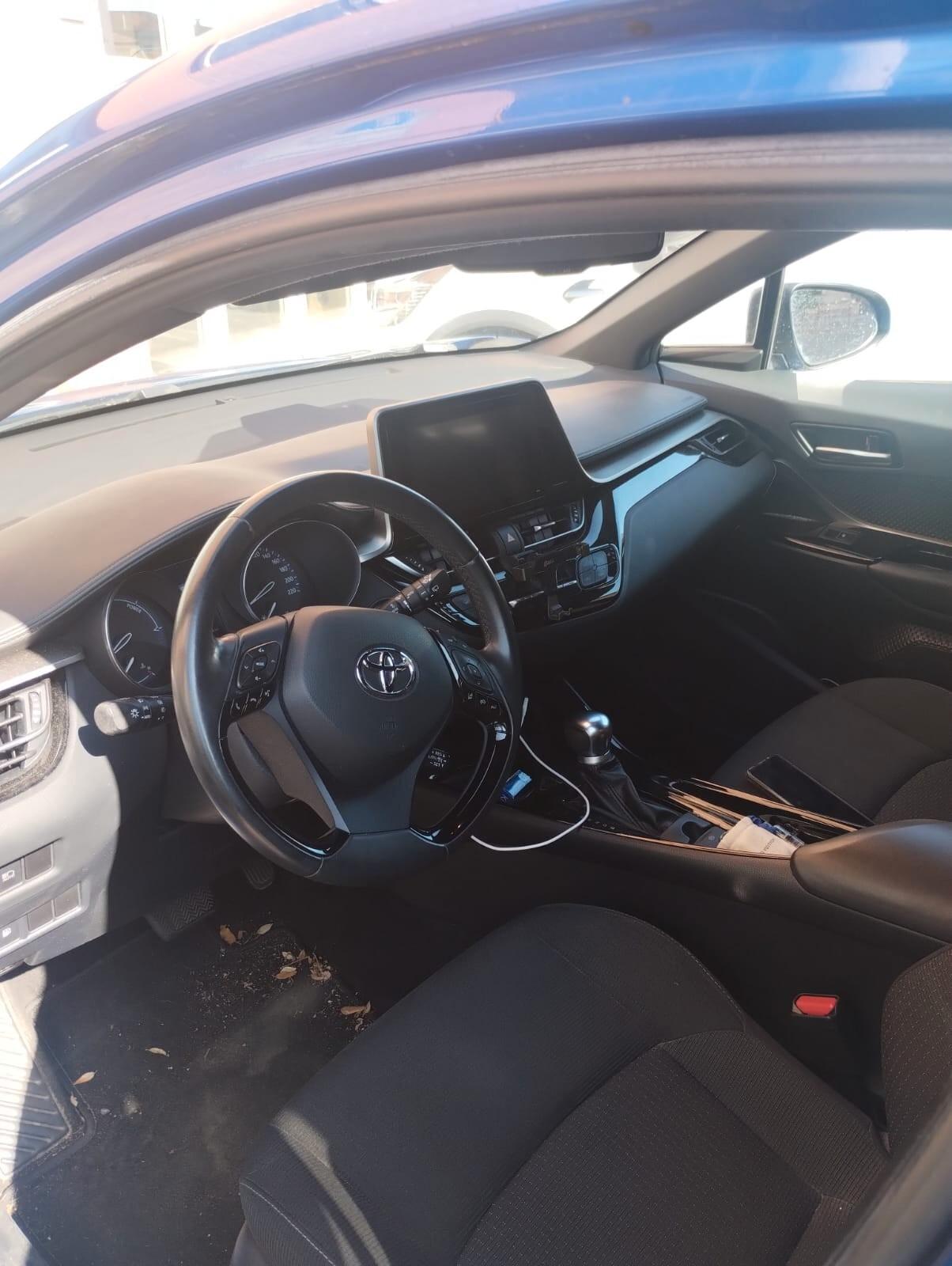 Toyota C-HR 1.8 Hybrid E-CVT Style+