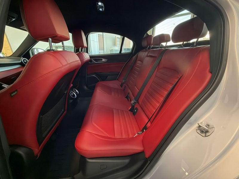 Alfa Romeo Giulia 2.2 Turbodiesel 210 CV AT8 AWD Q4 Veloce