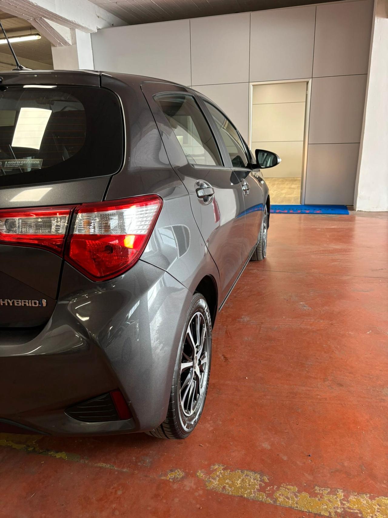 Toyota Yaris 1.5 Hybrid 5 porte Business