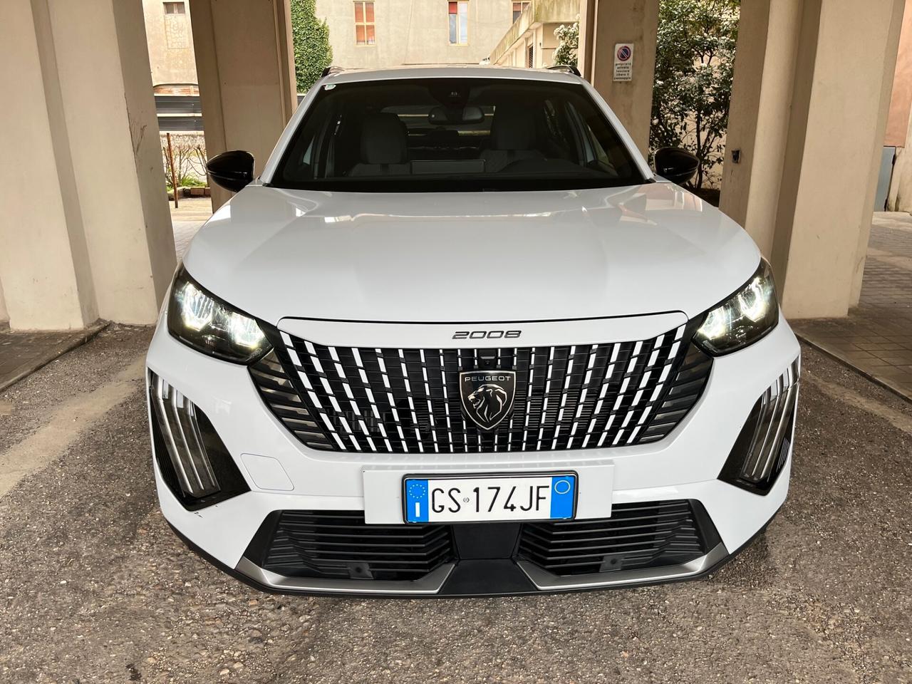 Peugeot 2008 BlueHDi 130 S&S EAT8 Allure