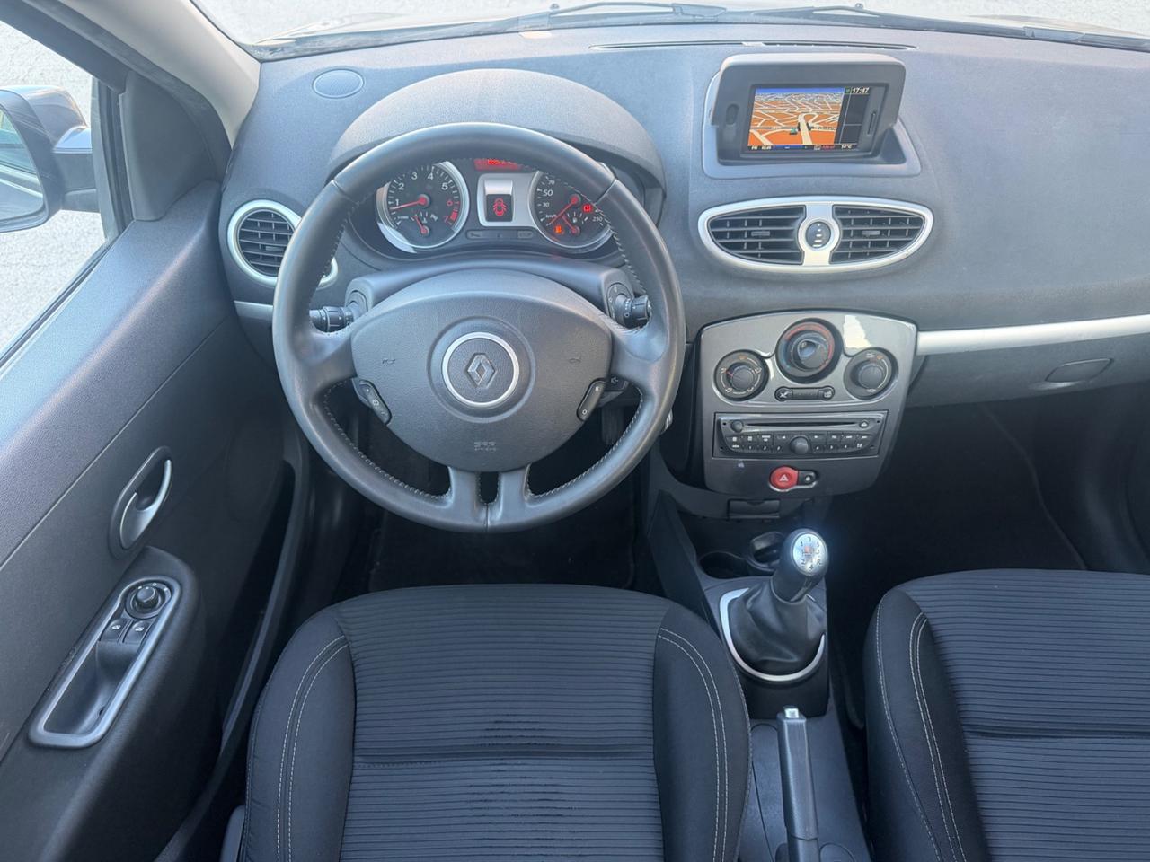 Renault Clio 1.2 benzina 75 cavalli 2012 navigatore