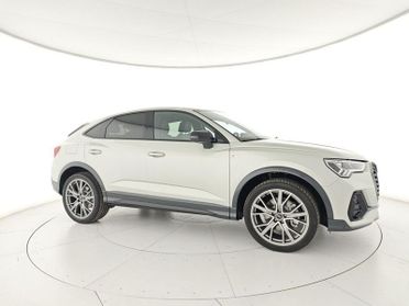 Audi Q3 SPB 40 TDI quattro S tronic Identity Black