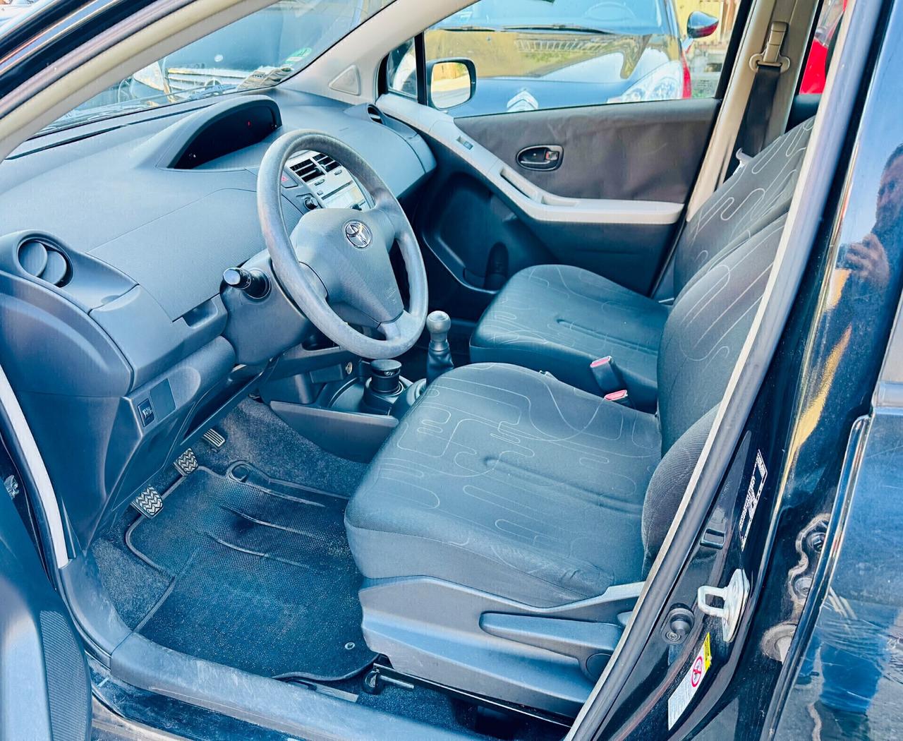 Toyota Yaris 1.0 5 porte Luxury