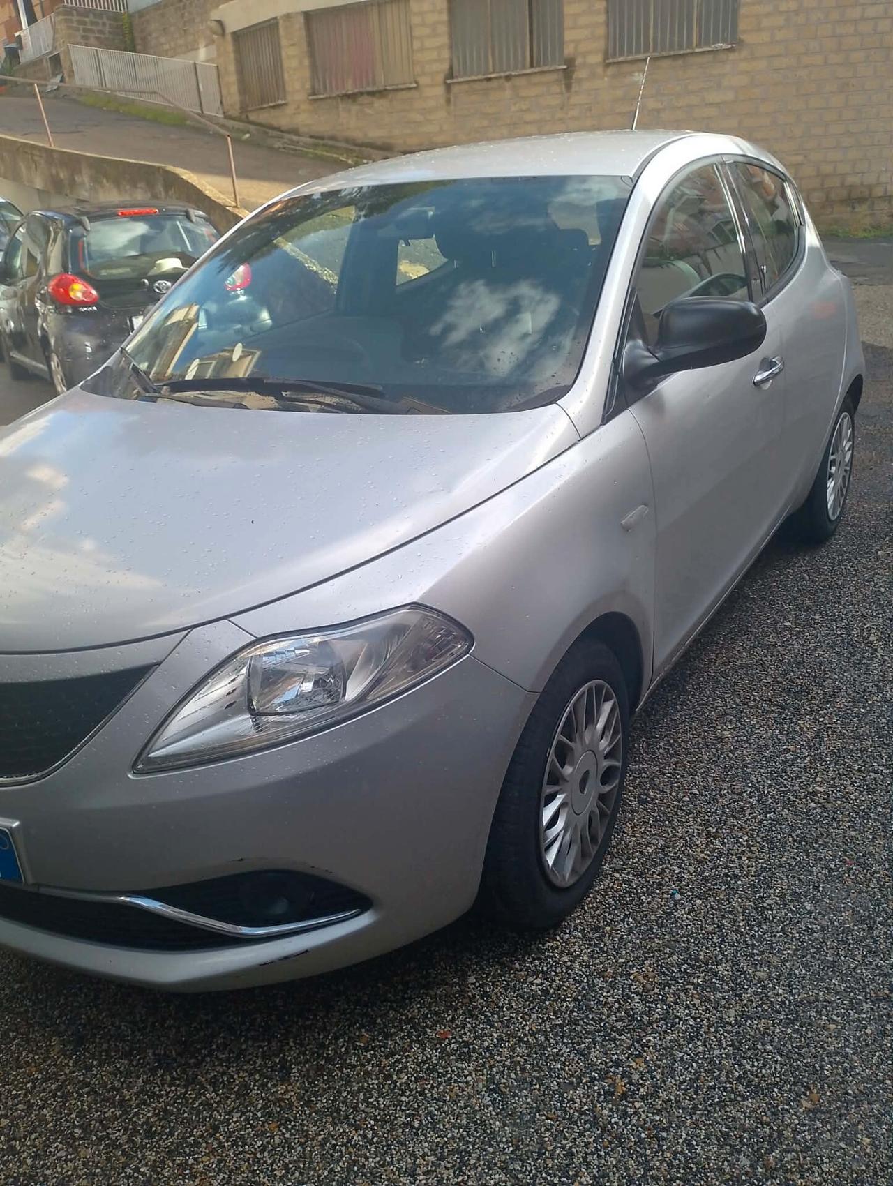 Lancia Ypsilon 1.2 69 CV 5 porte Silver