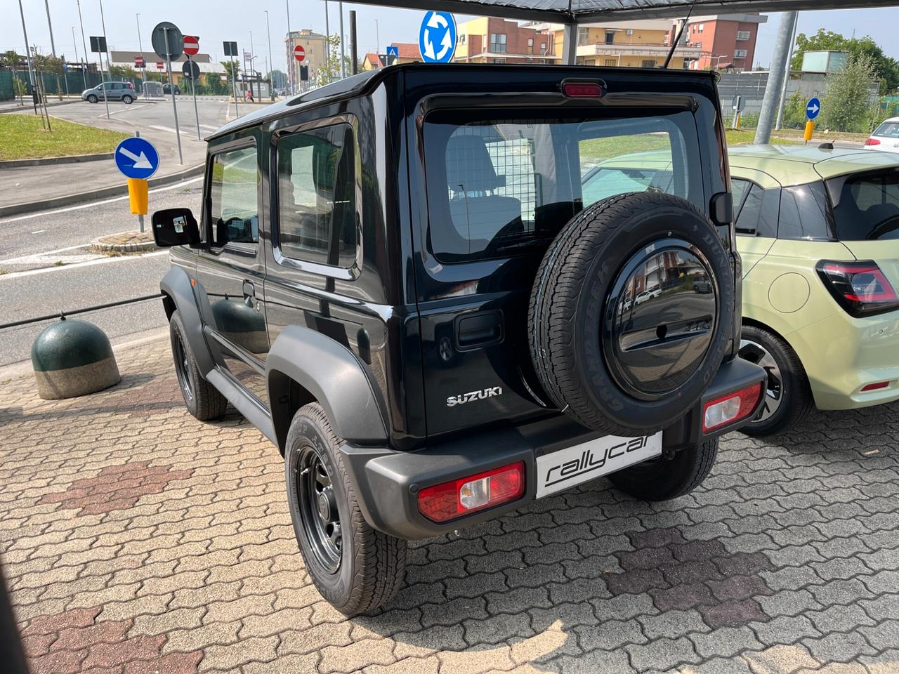 Suzuki Jimny 1.5 5MT PRO (N1) - 12/2023 - 9800km