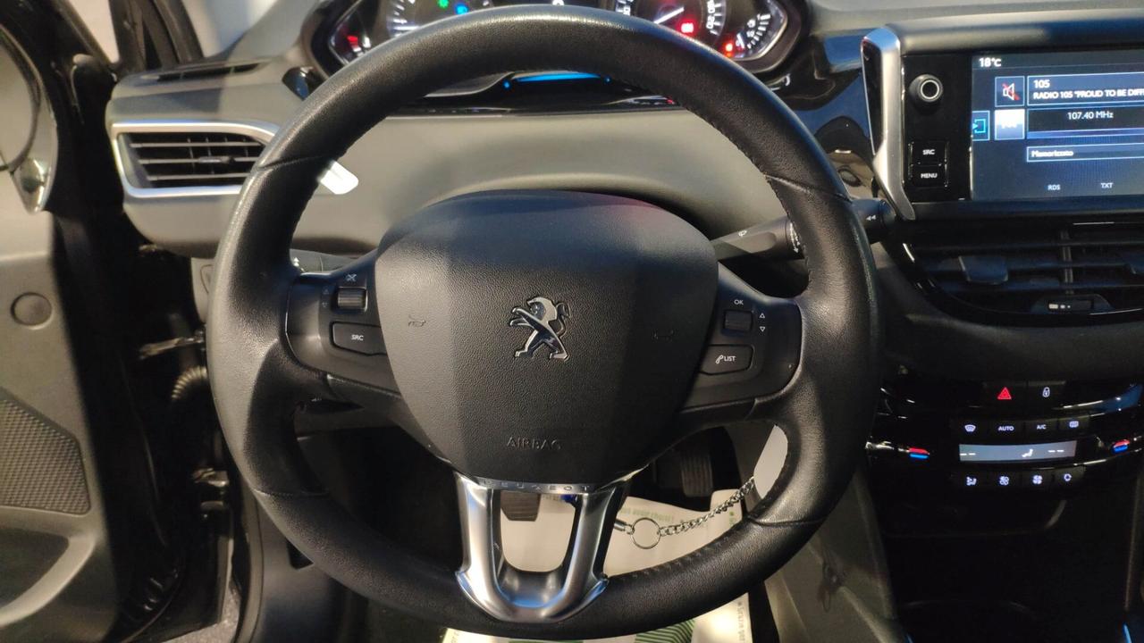 Peugeot 208 1200cc Benz 82 CV 5P