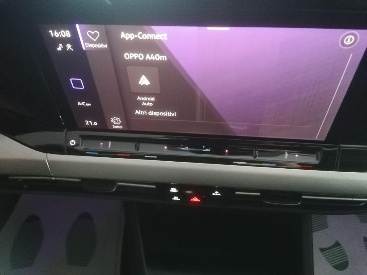 VOLKSWAGEN - Golf Variant - 2.0 TDI SCR Life