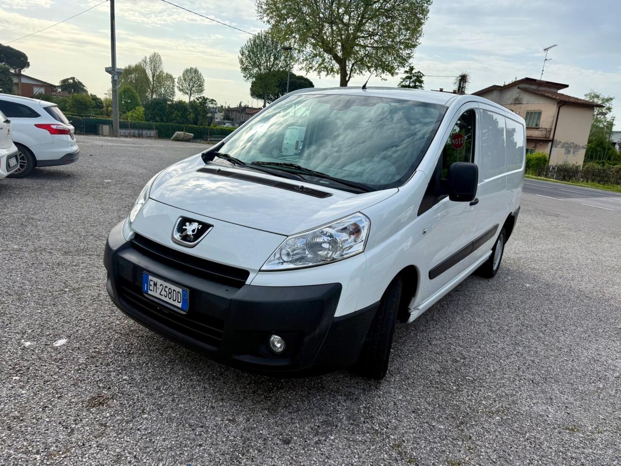 Peugeot Expert 2.0 HDi FAP pass.lungo Ok NEOPATENTATI