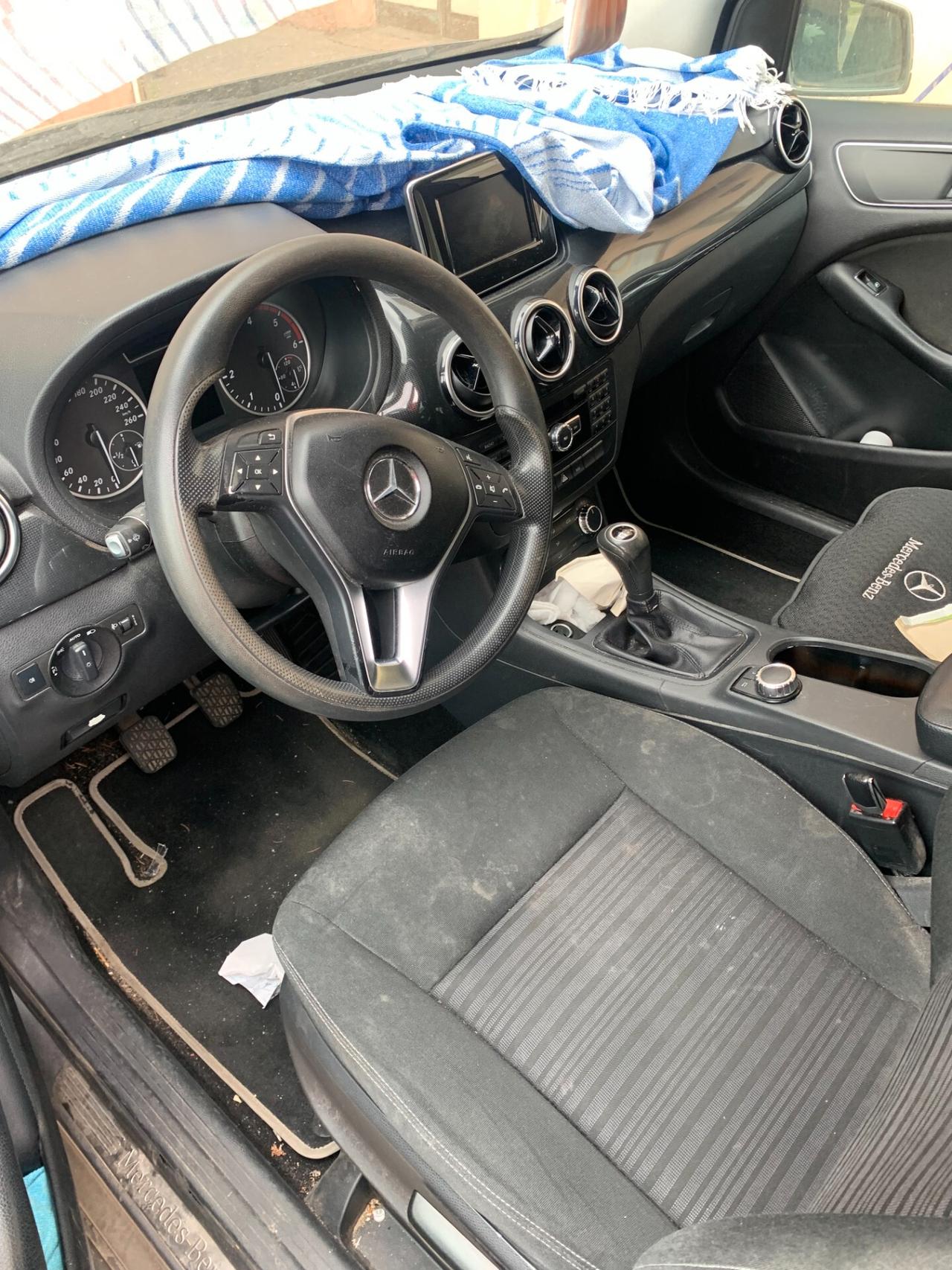 Mercedes-benz B 180 sinistrata airbag ok