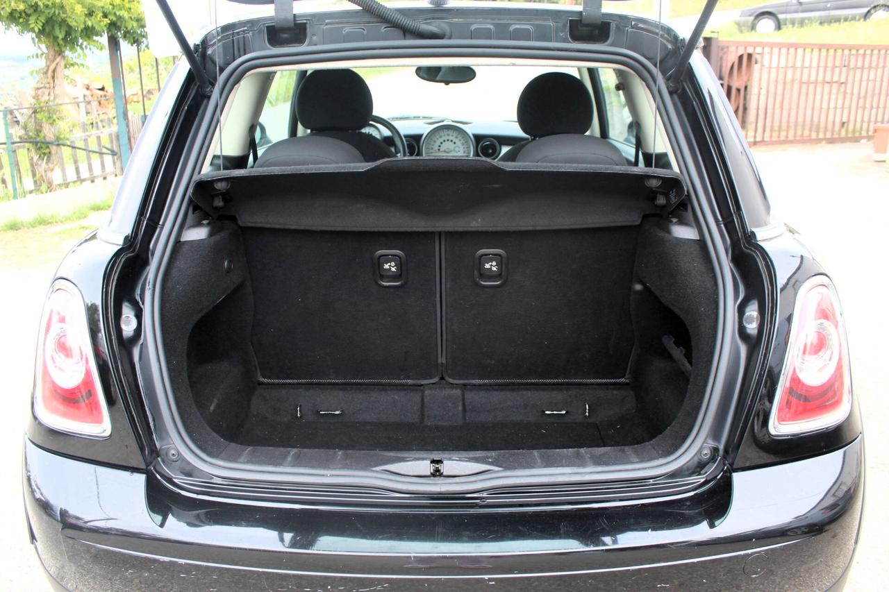 Mini Cooper D R56 1.6 90CV