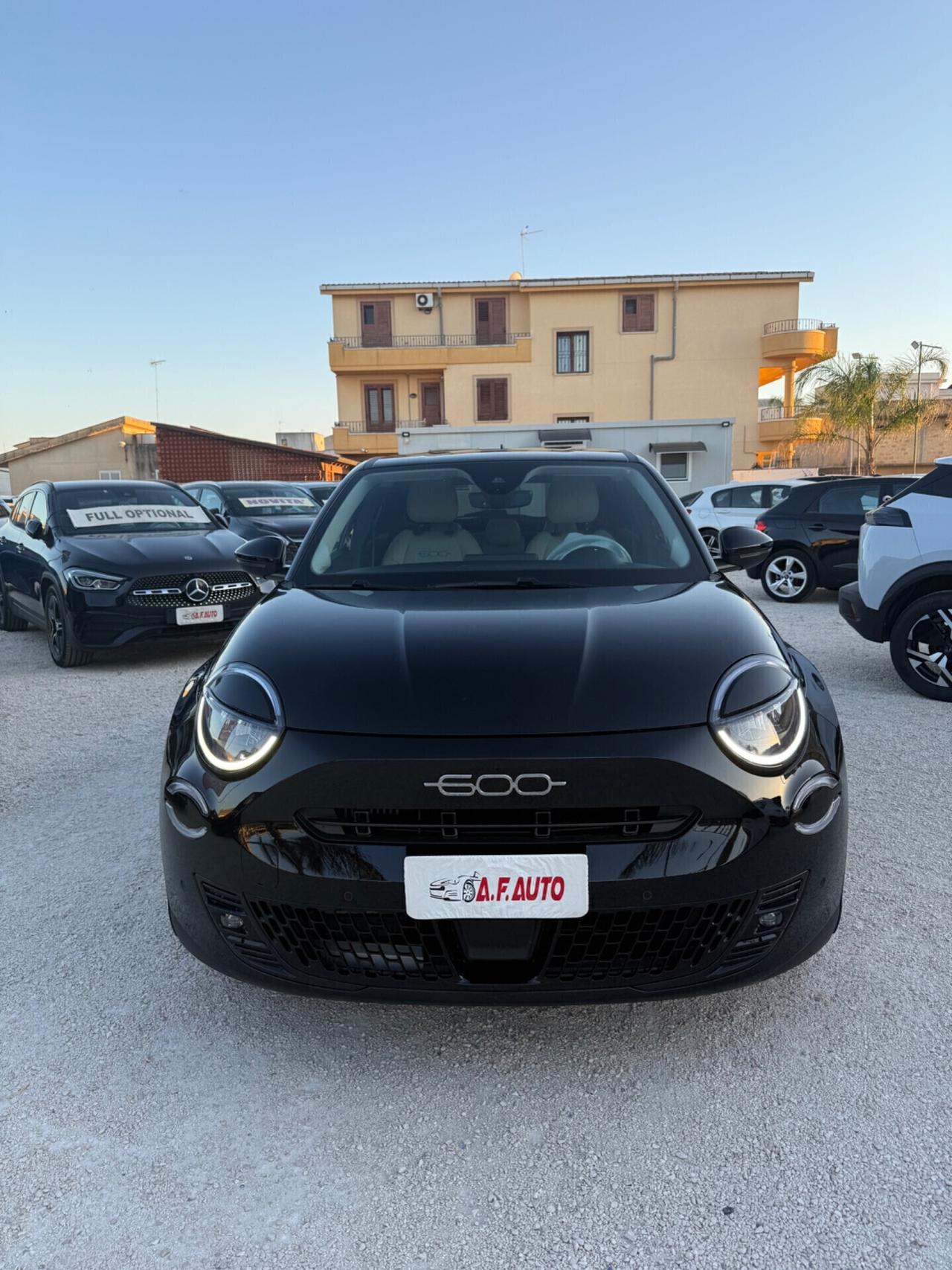 Fiat 600 Hybrid 110 CV DCT MHEV La Prima