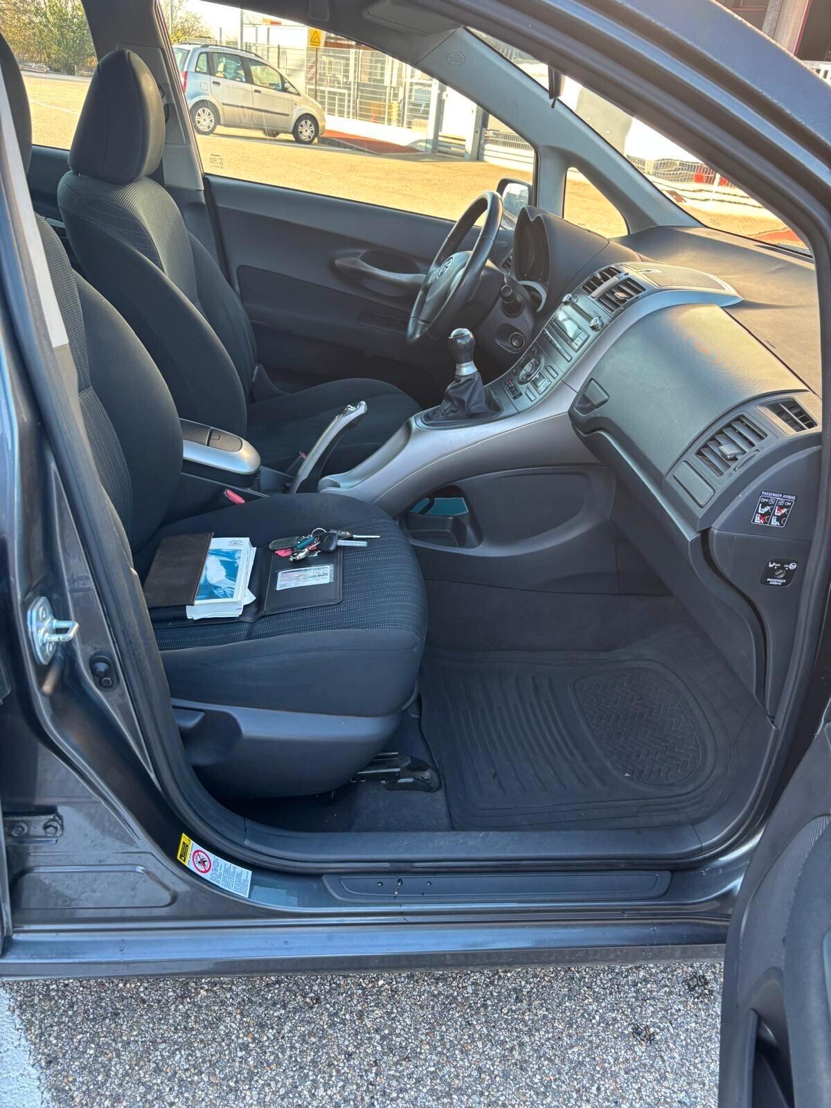 Toyota Auris 1.4 5 porte Sol SOLI 99000 KM UNICO PROPRIETARIO