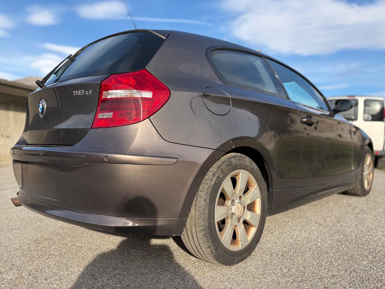 Bmw 116 116d 3p. Joy