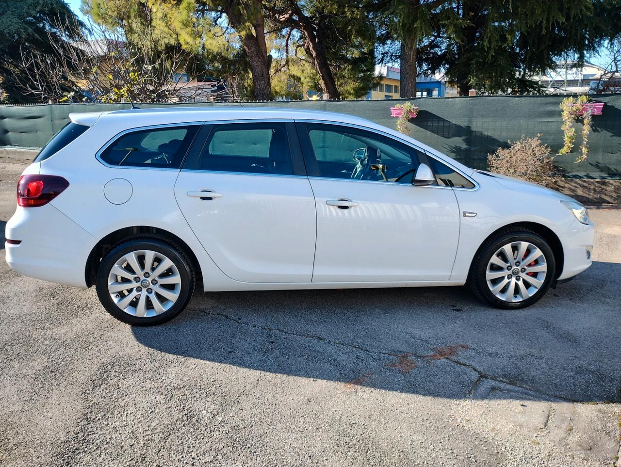 OPEL ASTRA J 1.7 CDTI 125CV Sport Tourer Cosmo 2011