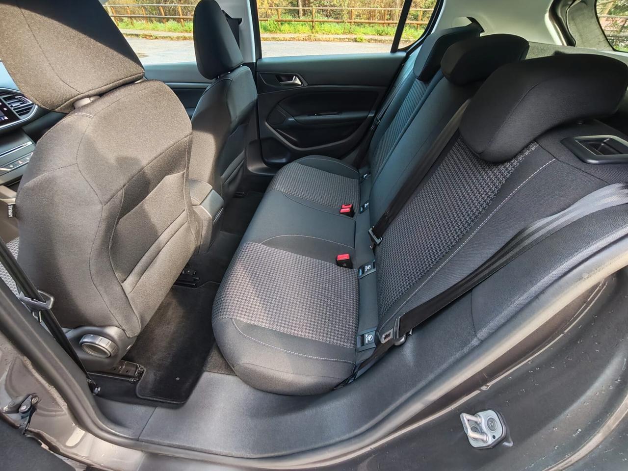 Peugeot 308 BlueHDi 130 S&S Active Business EAT8