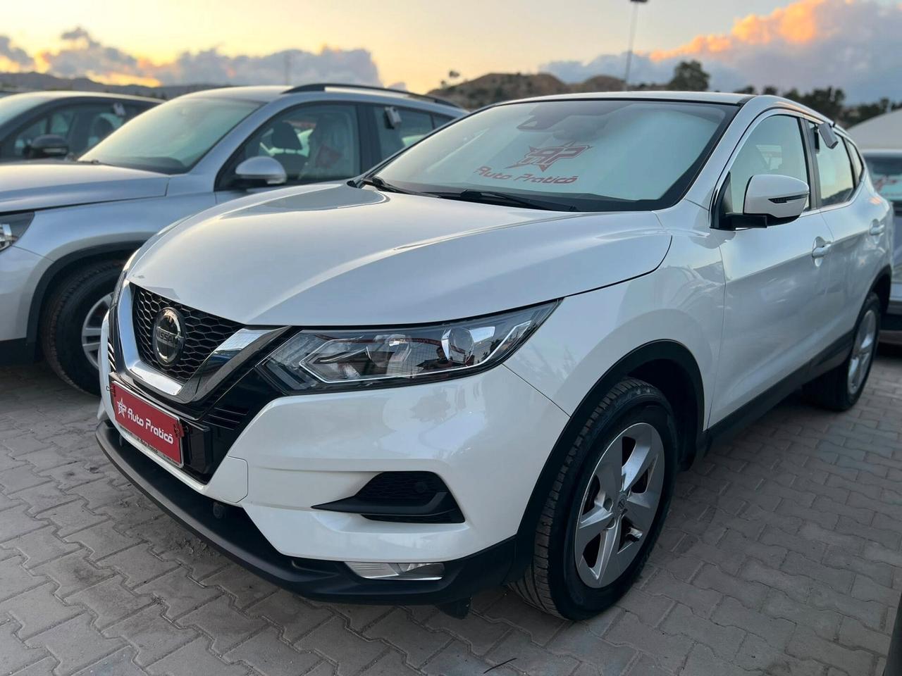 Nissan Qashqai 1.5 dCi 115 CV Business con telecamera posteriore