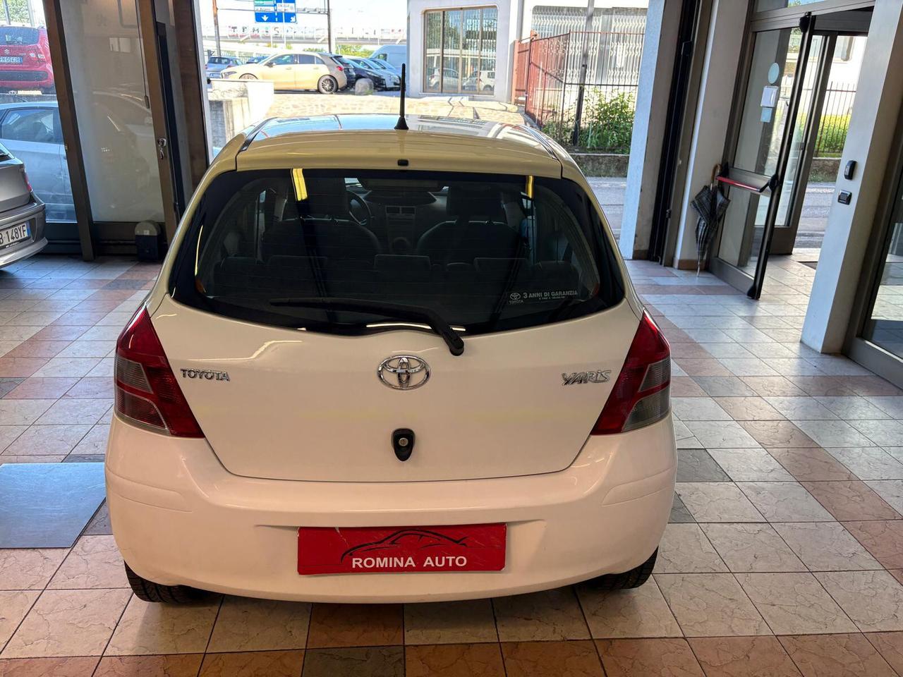 Toyota Yaris 1.0 5 porte