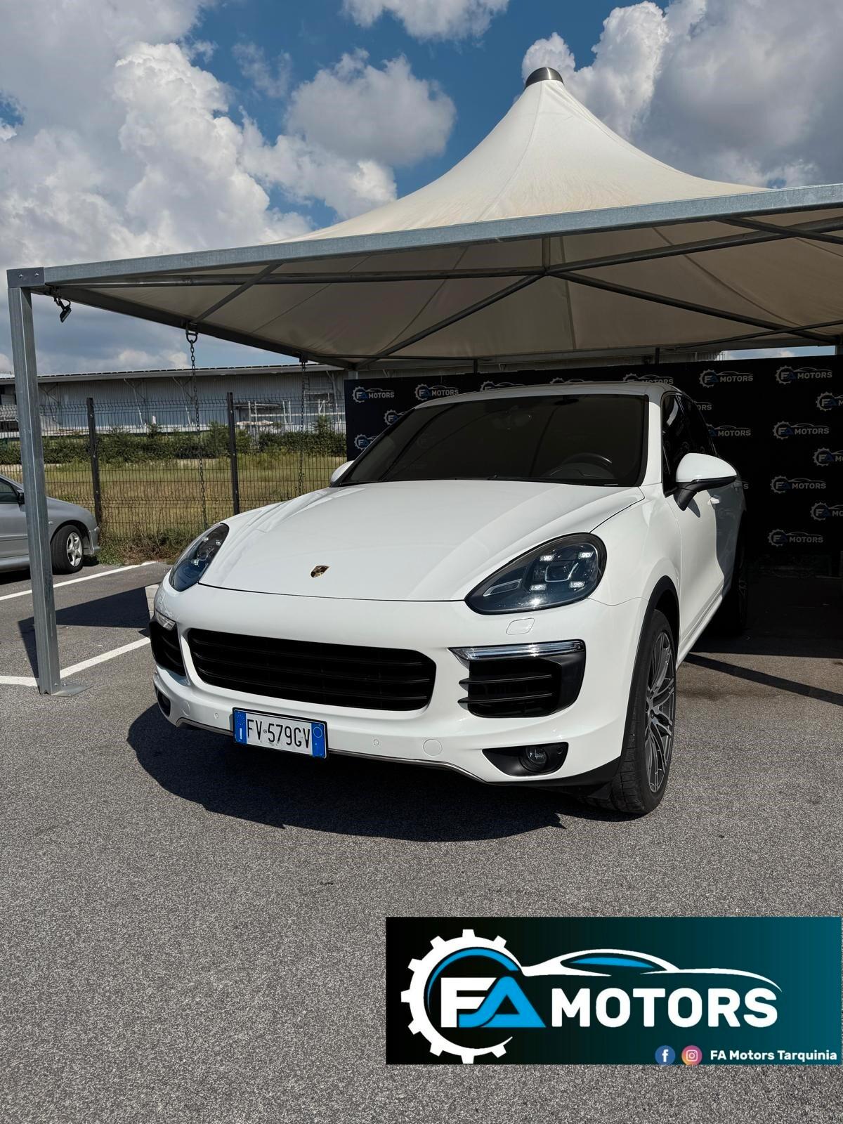 Porsche Cayenne 3.0 Diesel v6 - full optional!!!