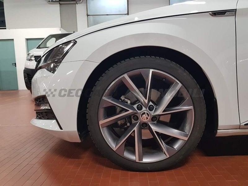 Skoda Superb Superb Wagon 2.0 tdi evo Sportline 200cv dsg