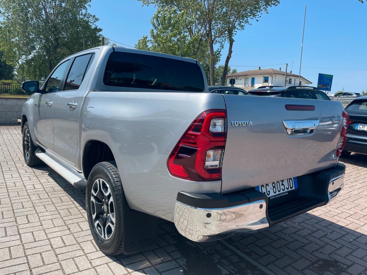 Toyota Hilux 2.4 D-4D A/T 4WD 4 porte Double Cab Executive