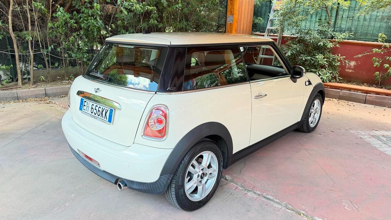 Mini 1.6 16V One (55kW)