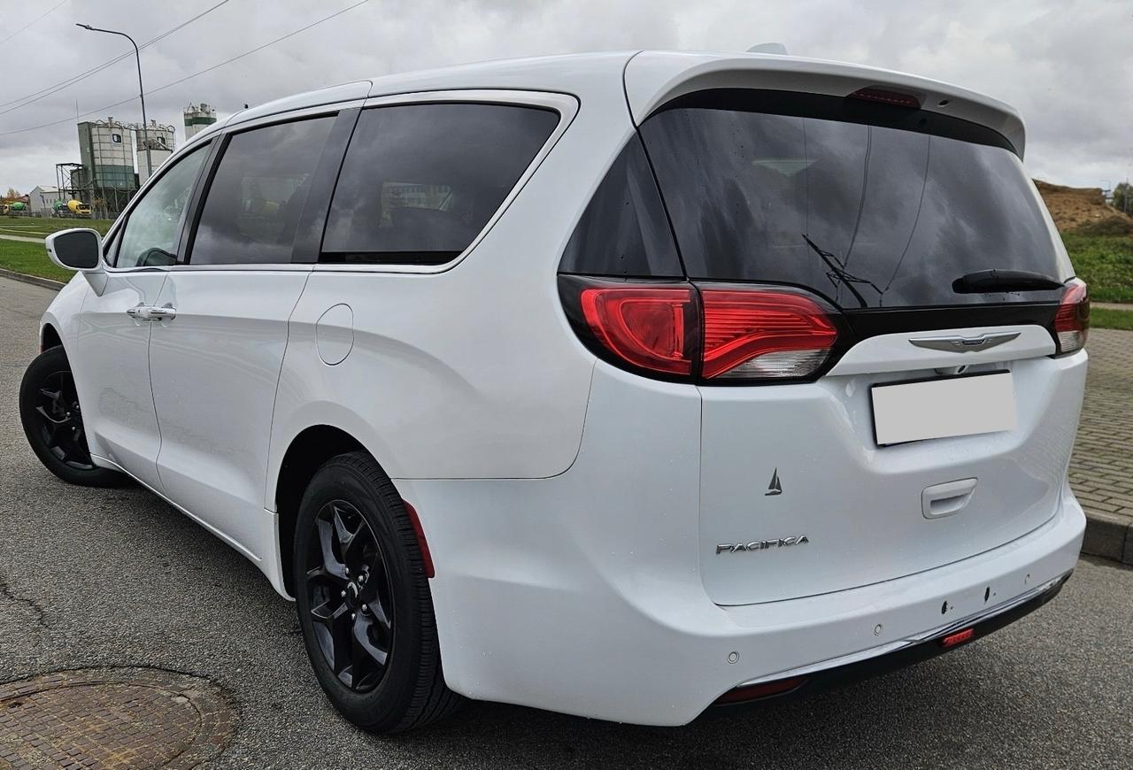 Chrysler Pacifica Turing Limited