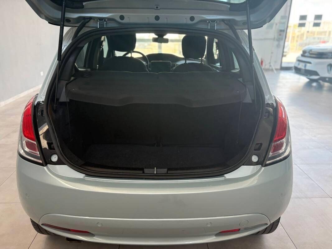 Lancia Ypsilon 1.0 FireFly 5 porte S&S Hybrid Gold