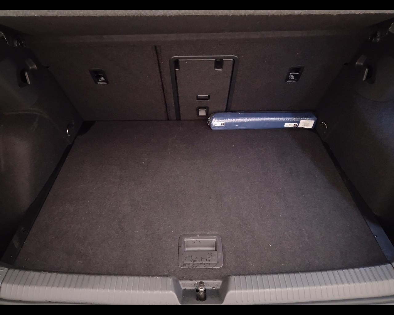 VOLKSWAGEN Golf VIII 2020 - Golf 2.0 tdi Life 115cv dsg