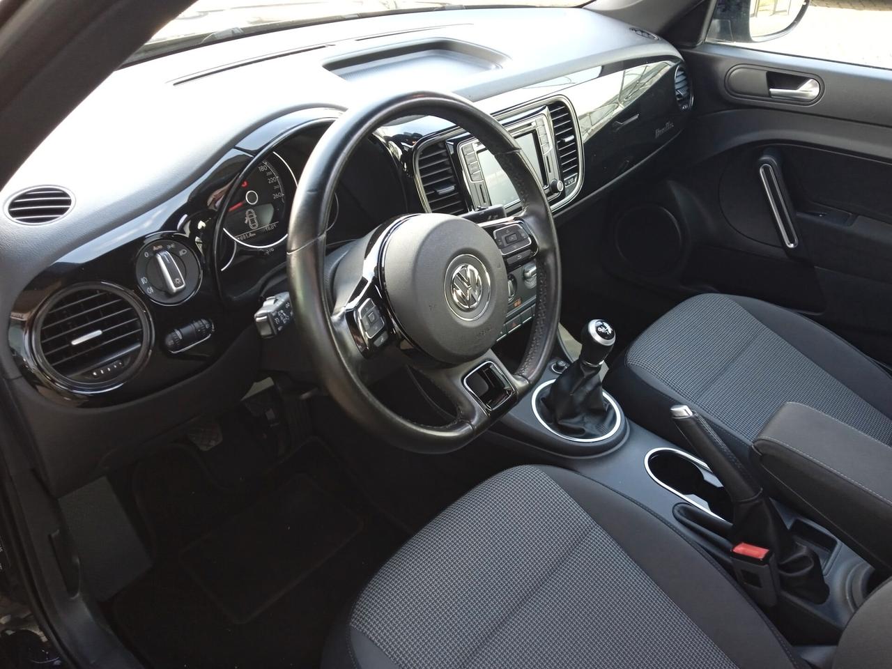 Volkswagen Maggiolino 1.2 TSI Design tetto apribile sens park x2 navy vol multifunzioni lim. di velocita' pronta consegna